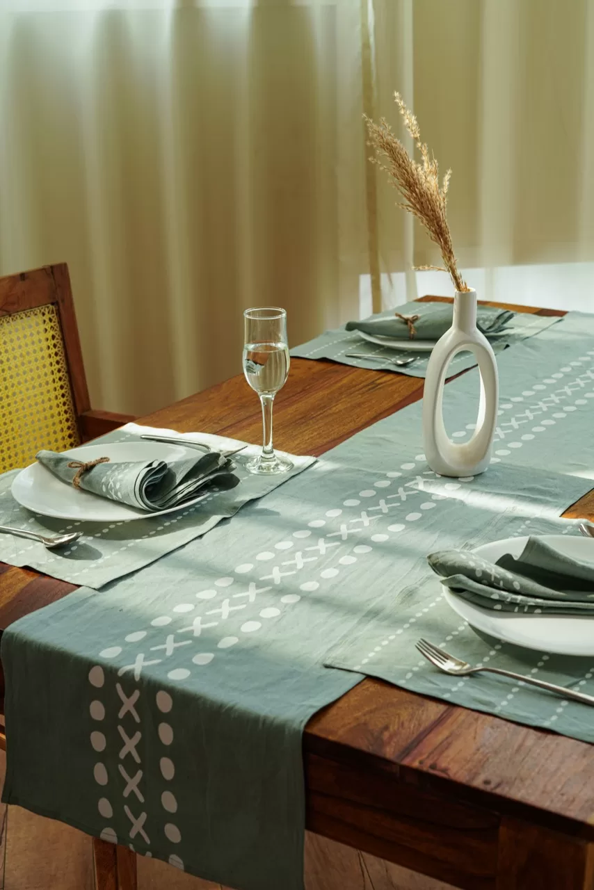 Meethu Table Runner