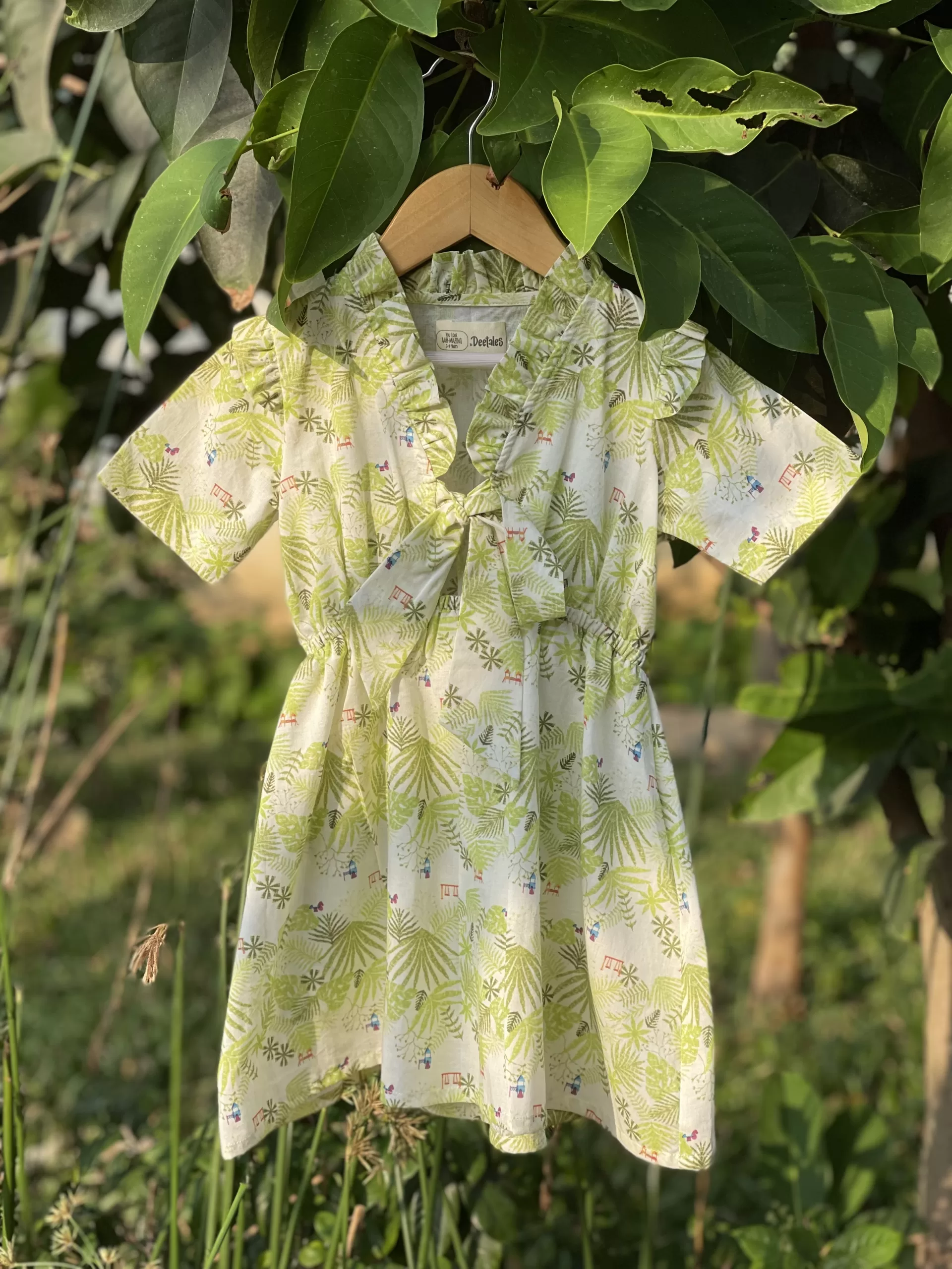 Wind of Wild Greens' Tie-up Dress