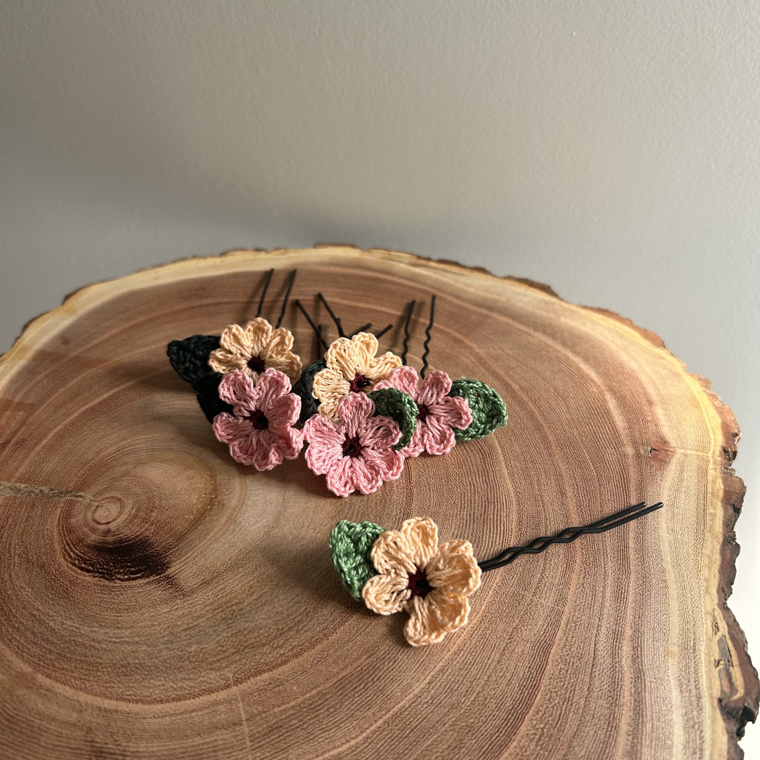 Ikriit'M Pink & Peaches Crochet Hairpins