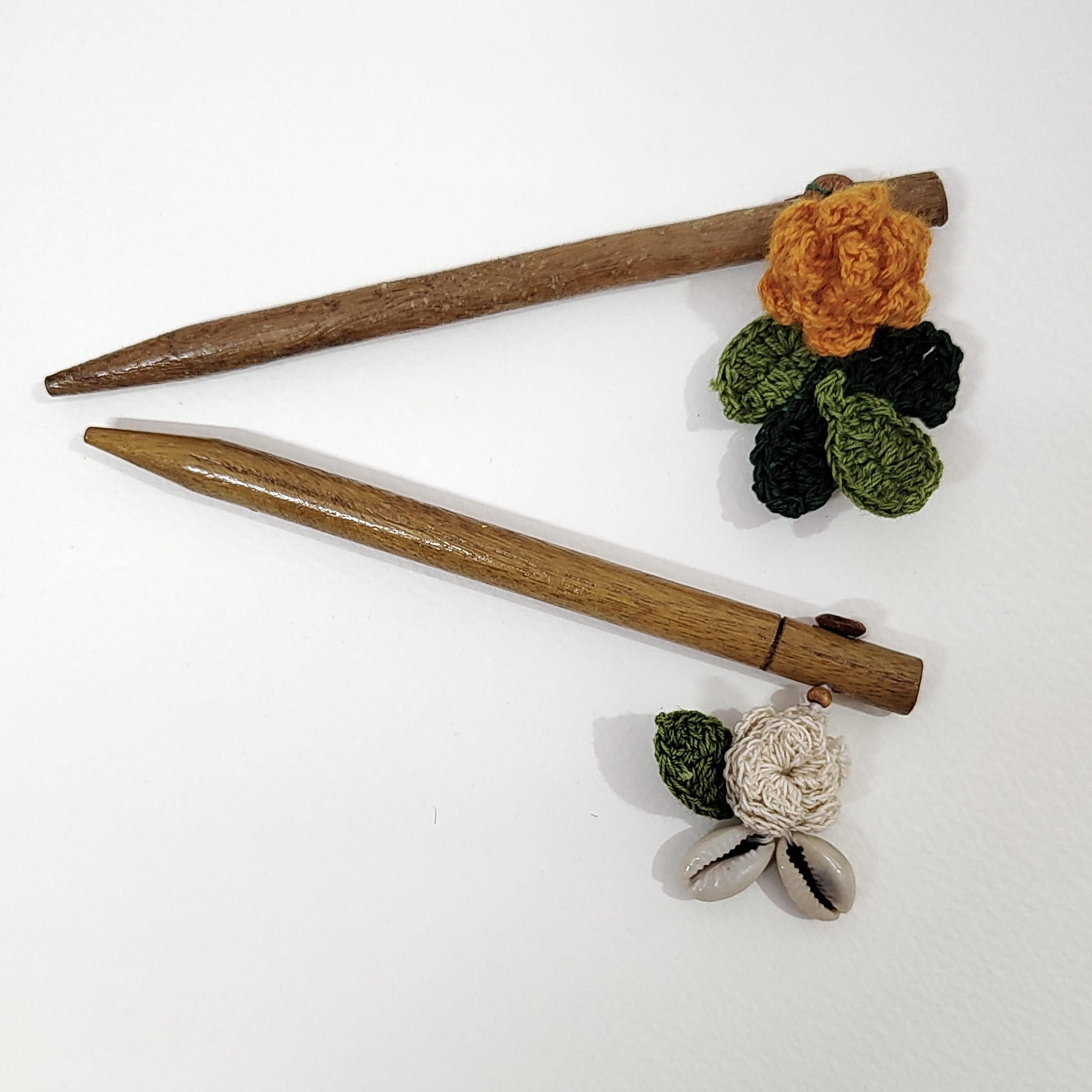 Ikriit'M Set of Tangerine & Ecru Marigolds Hair Sticks