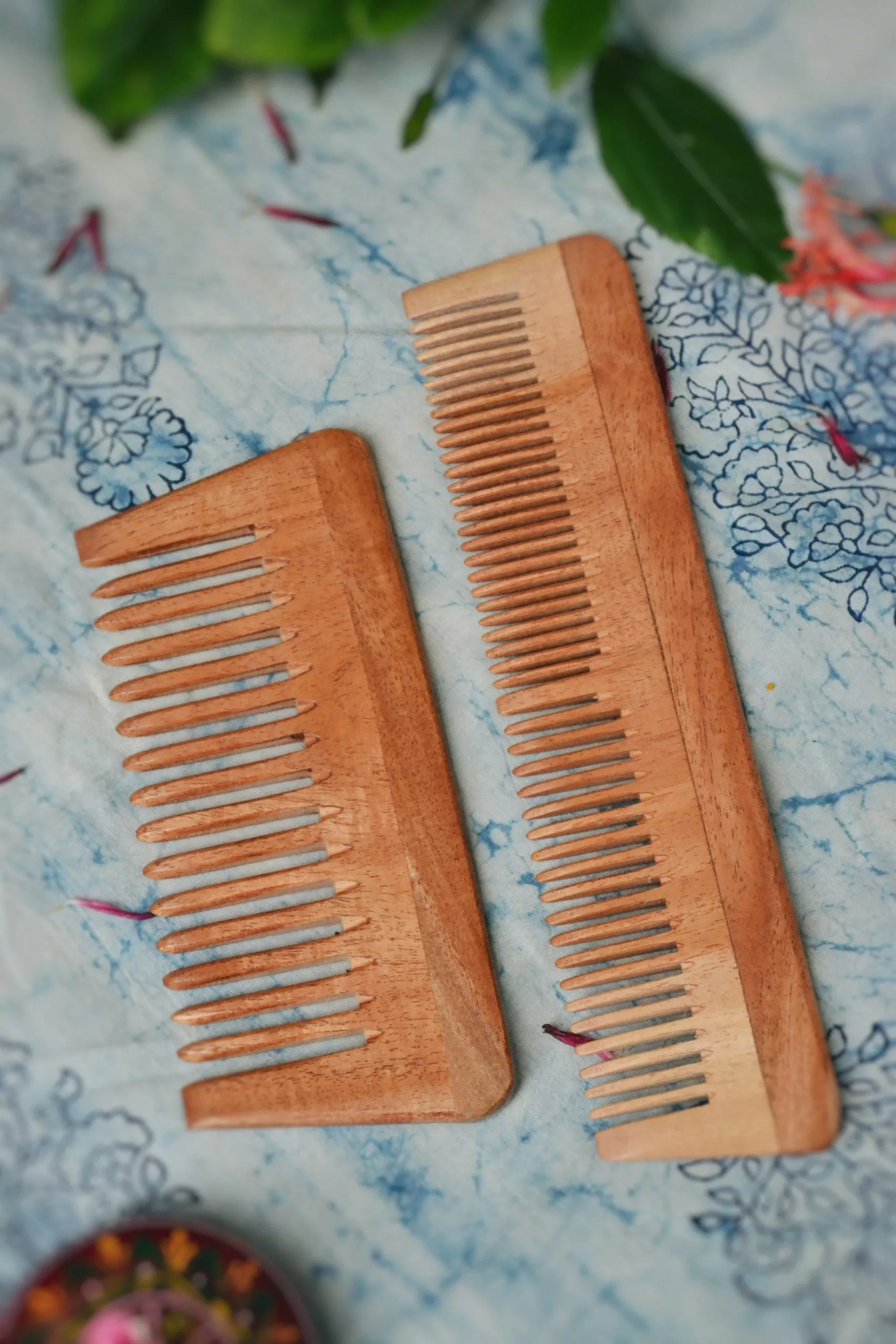 Almitra Sustainables Neem Comb